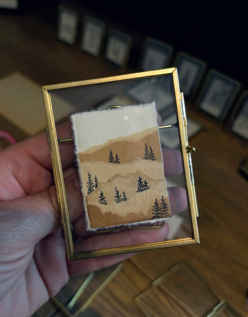 A modern farmhouse style creative  glass frame